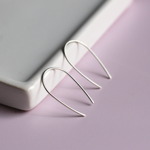 SALE: Curve Threader Earrings